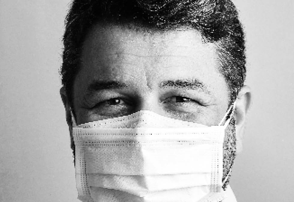 Homme avec un masque